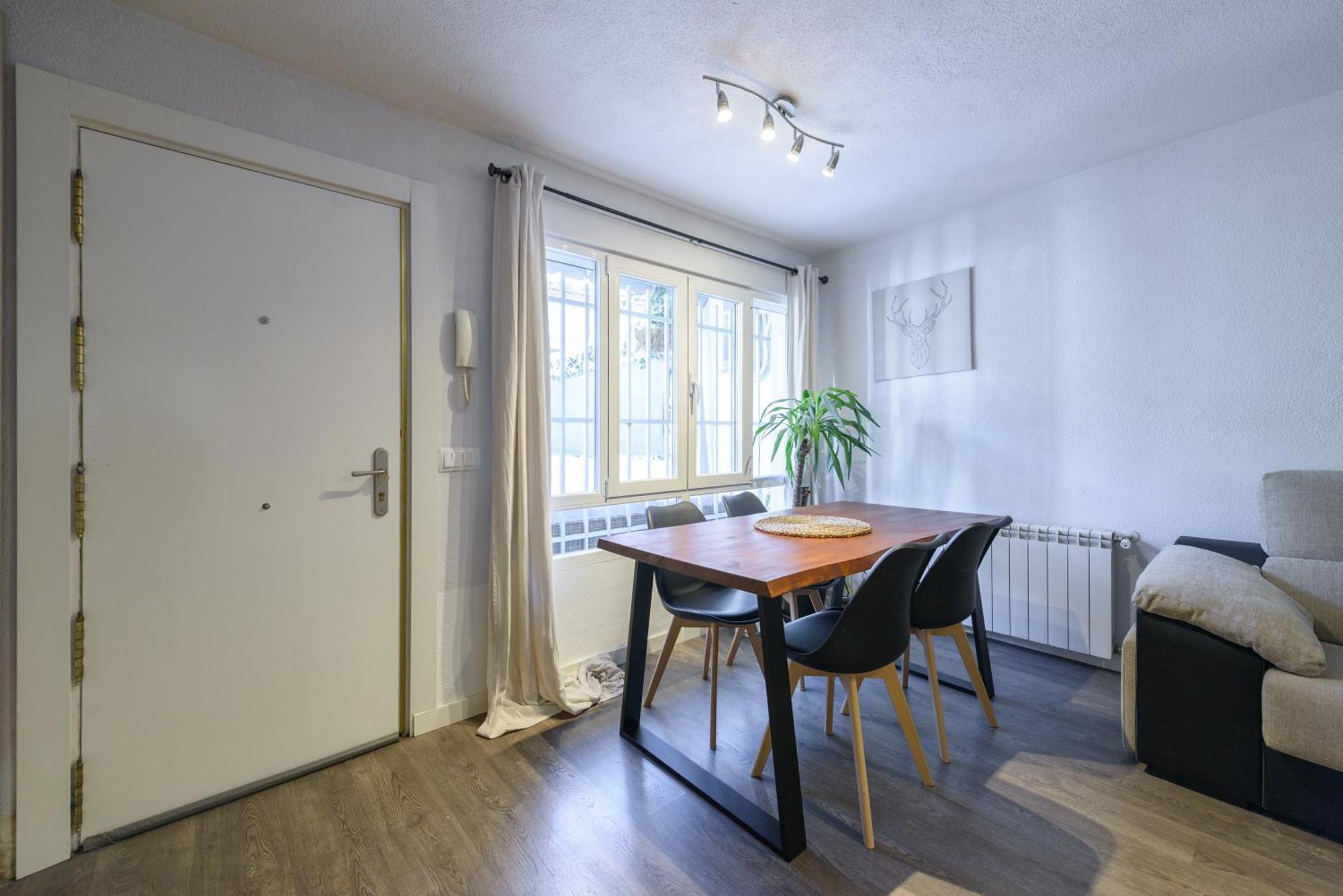 Sabadell Calle, Casa Familiar De 3 Dormitorios Con Terraza Junto Metro Fuencarral Madrid Ngoại thất bức ảnh