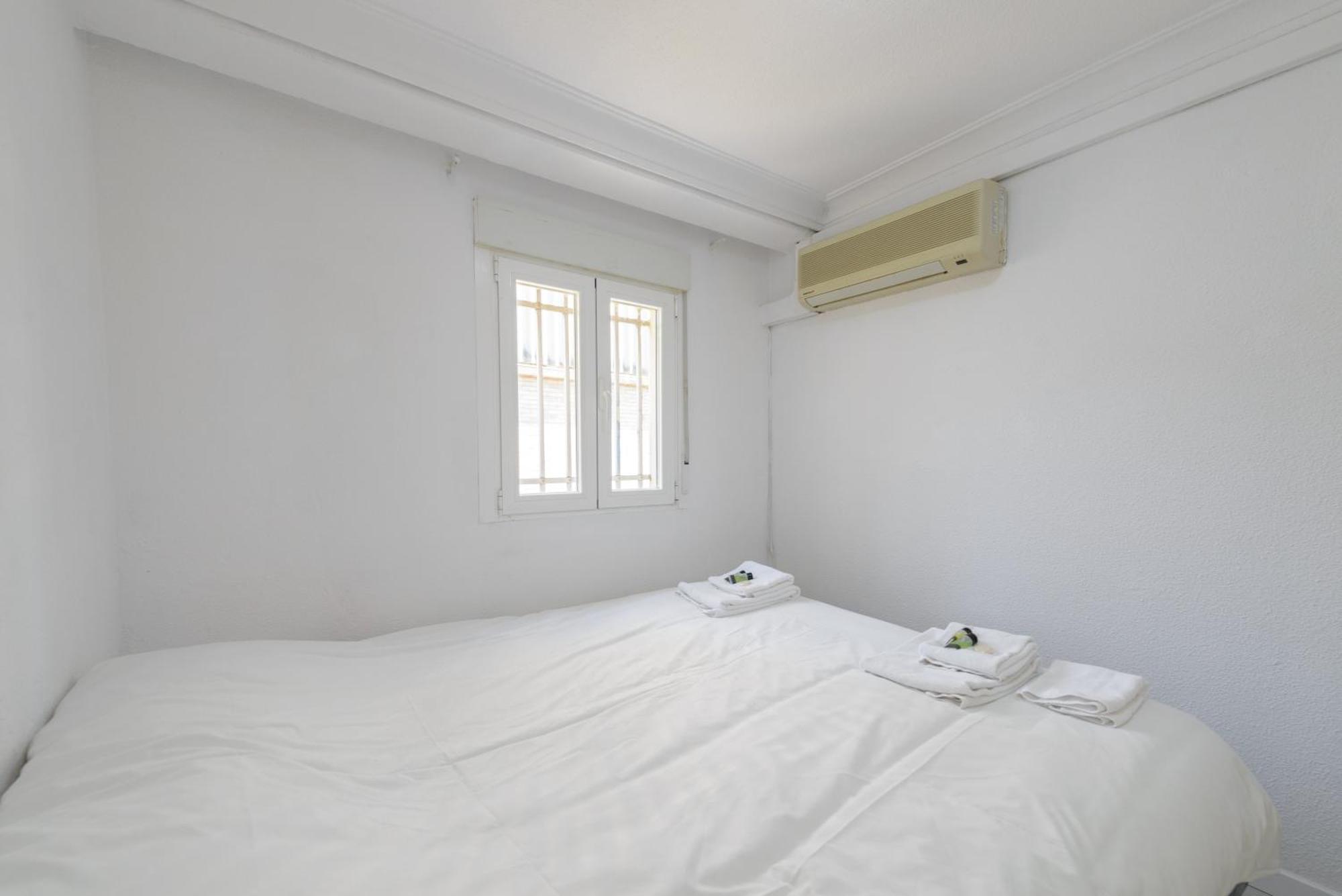 Sabadell Calle, Casa Familiar De 3 Dormitorios Con Terraza Junto Metro Fuencarral Madrid Ngoại thất bức ảnh