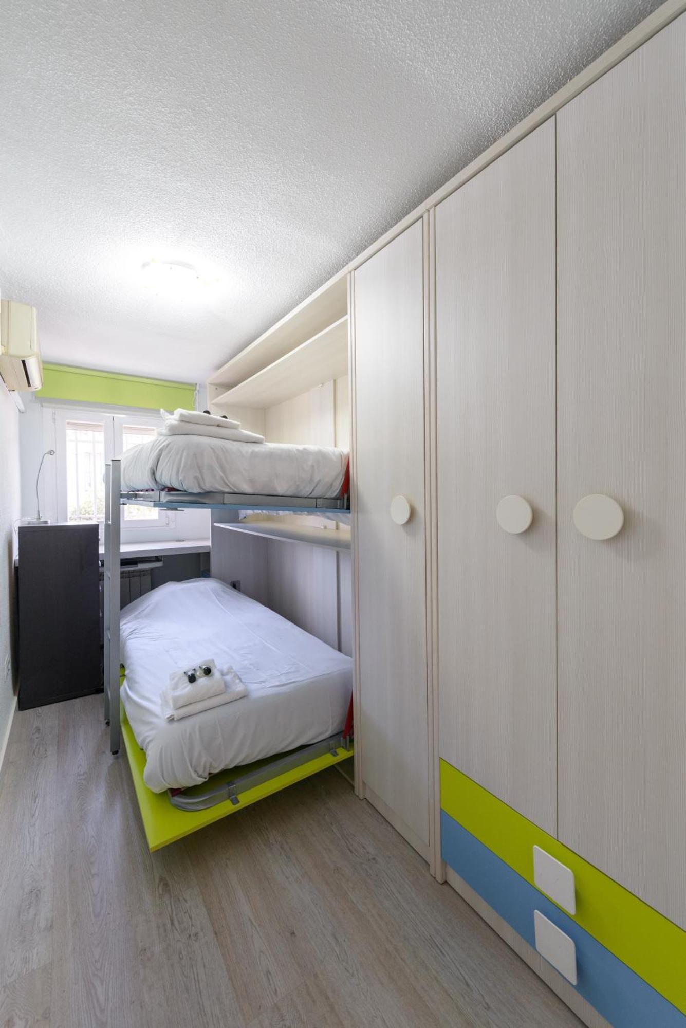Sabadell Calle, Casa Familiar De 3 Dormitorios Con Terraza Junto Metro Fuencarral Madrid Ngoại thất bức ảnh