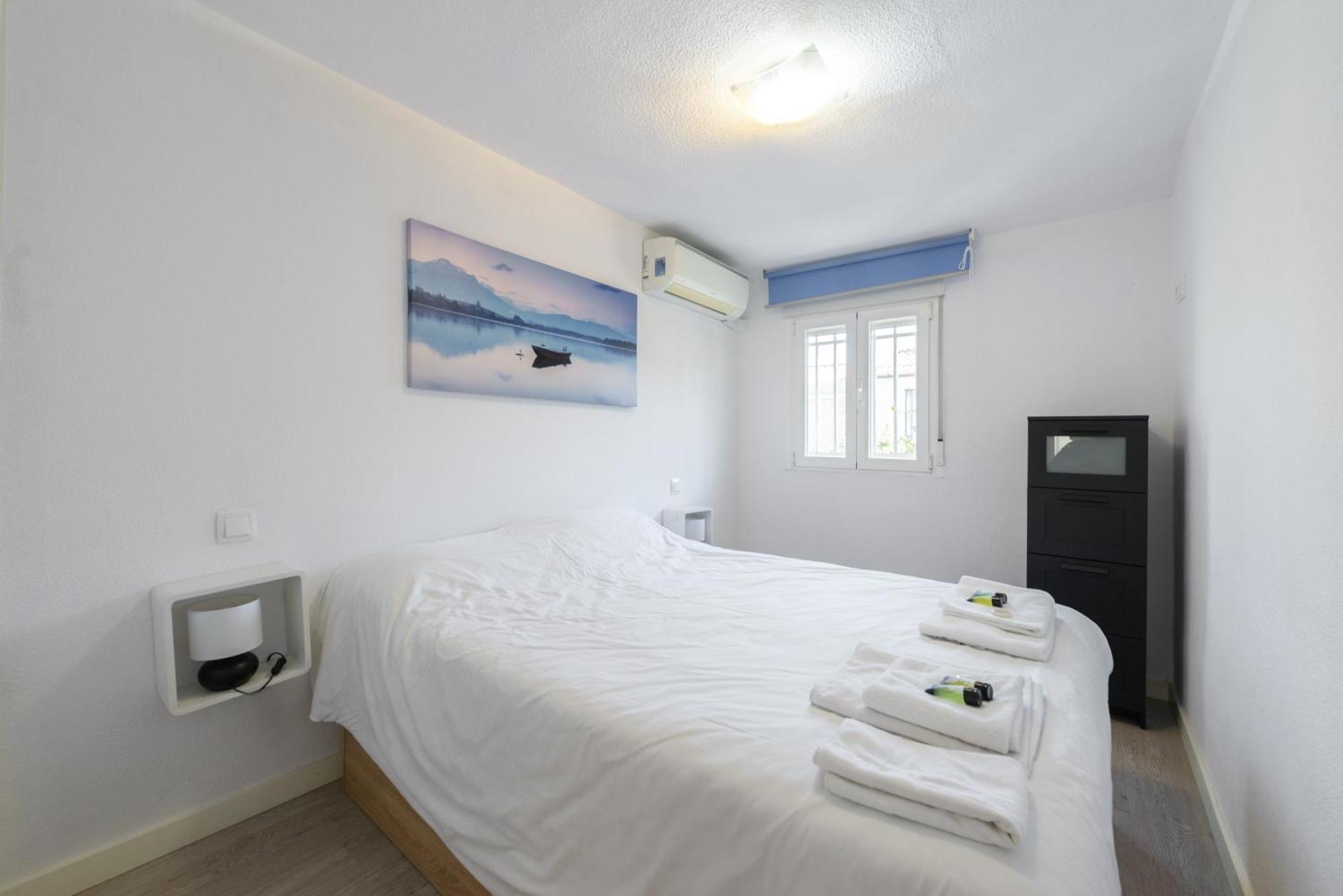 Sabadell Calle, Casa Familiar De 3 Dormitorios Con Terraza Junto Metro Fuencarral Madrid Ngoại thất bức ảnh