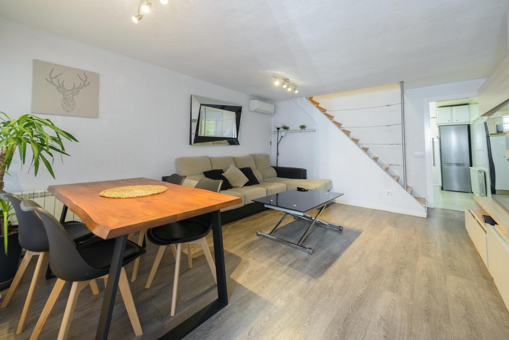 Sabadell Calle, Casa Familiar De 3 Dormitorios Con Terraza Junto Metro Fuencarral Madrid Ngoại thất bức ảnh