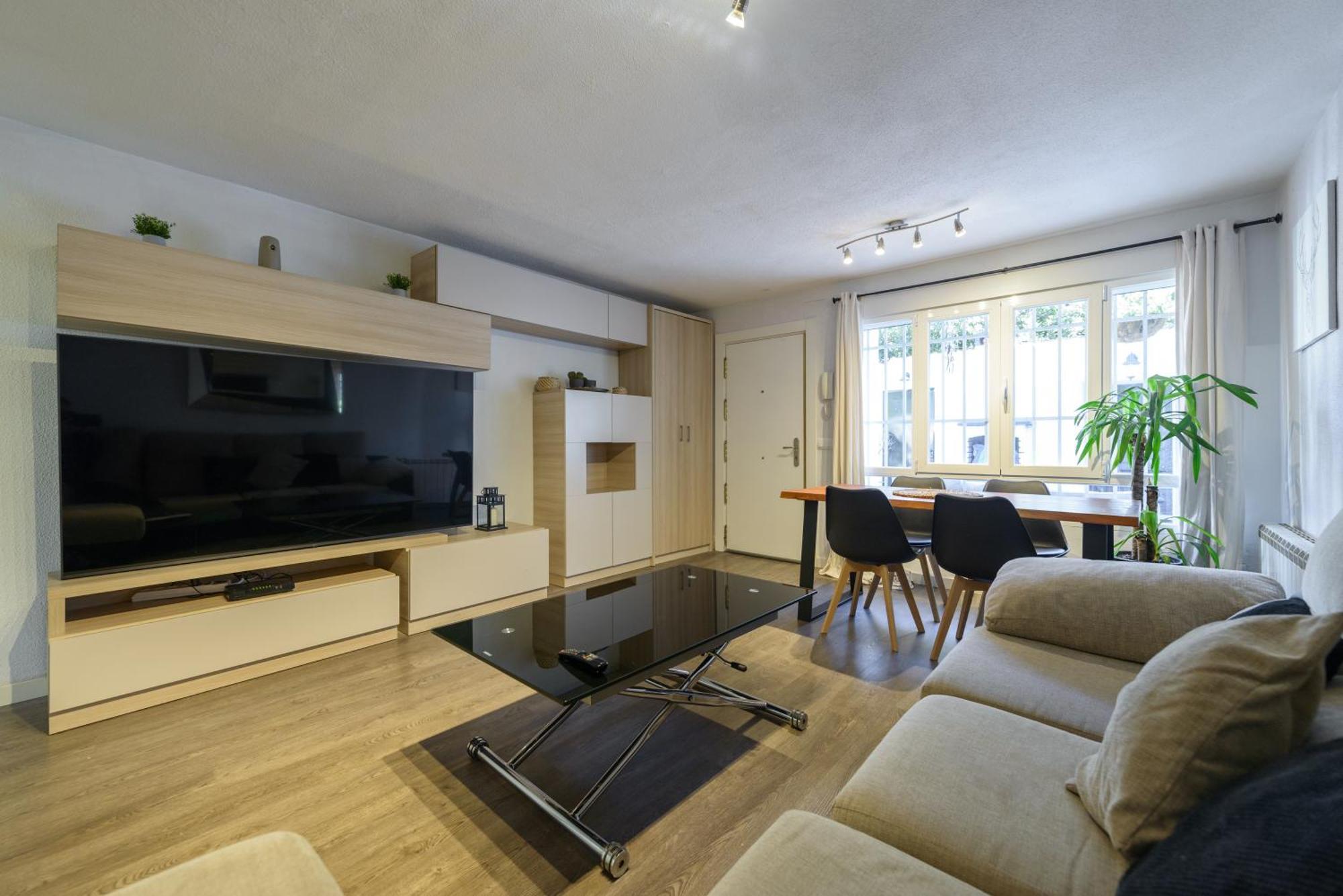 Sabadell Calle, Casa Familiar De 3 Dormitorios Con Terraza Junto Metro Fuencarral Madrid Ngoại thất bức ảnh
